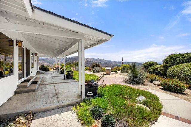 10311 Ladera Senda, North Tustin, CA 92705