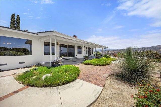 10311 Ladera Senda, North Tustin, CA 92705