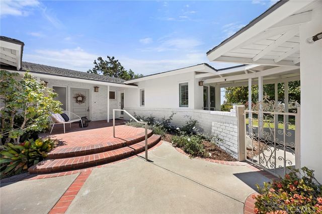 10311 Ladera Senda, North Tustin, CA 92705