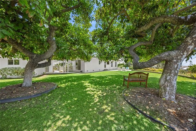 10311 Ladera Senda, North Tustin, CA 92705