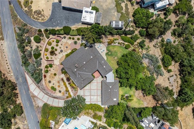10311 Ladera Senda, North Tustin, CA 92705