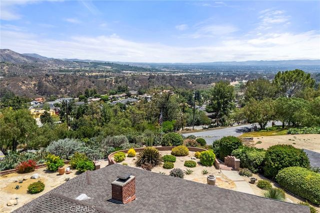 10311 Ladera Senda, North Tustin, CA 92705