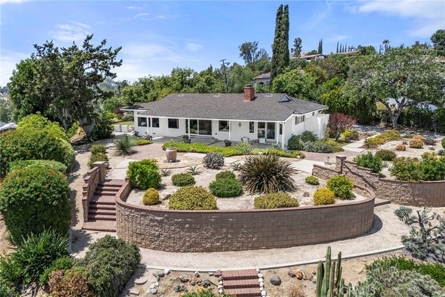 10311 Ladera Senda, North Tustin, CA 92705