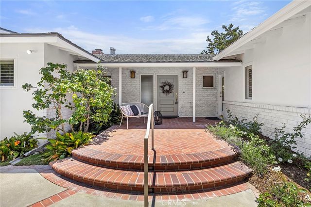 10311 Ladera Senda, North Tustin, CA 92705