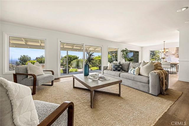 10311 Ladera Senda, North Tustin, CA 92705