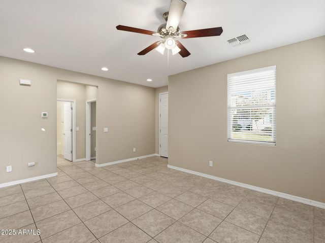 2251 S OSBORN Lane, Gilbert, AZ 85295