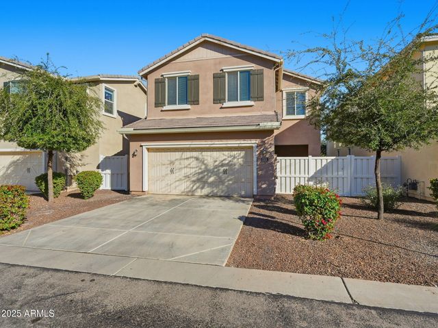 2251 S OSBORN Lane, Gilbert, AZ 85295