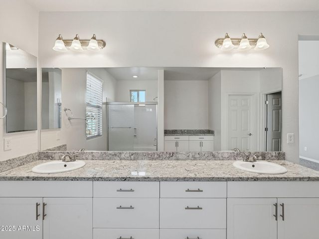 2251 S OSBORN Lane, Gilbert, AZ 85295