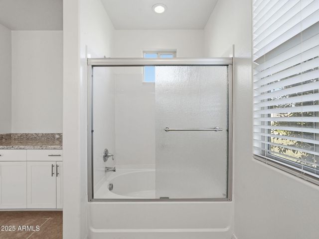 2251 S OSBORN Lane, Gilbert, AZ 85295