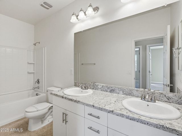 2251 S OSBORN Lane, Gilbert, AZ 85295