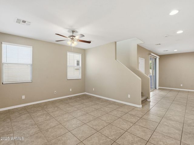 2251 S OSBORN Lane, Gilbert, AZ 85295