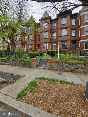 2227 1ST ST NW, Washington, DC 20001