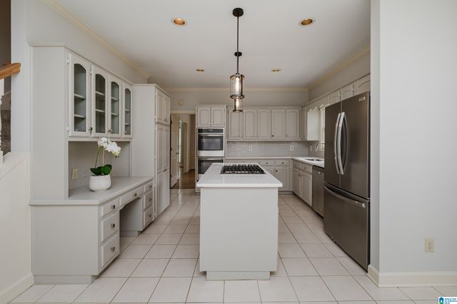 1009 LAKE POINT LANE, Hoover, AL 35244