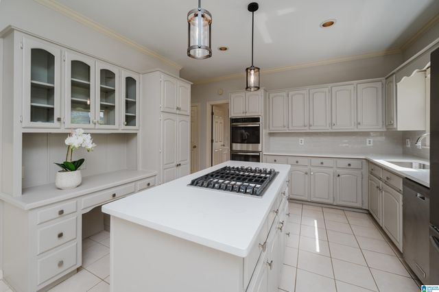 1009 LAKE POINT LANE, Hoover, AL 35244