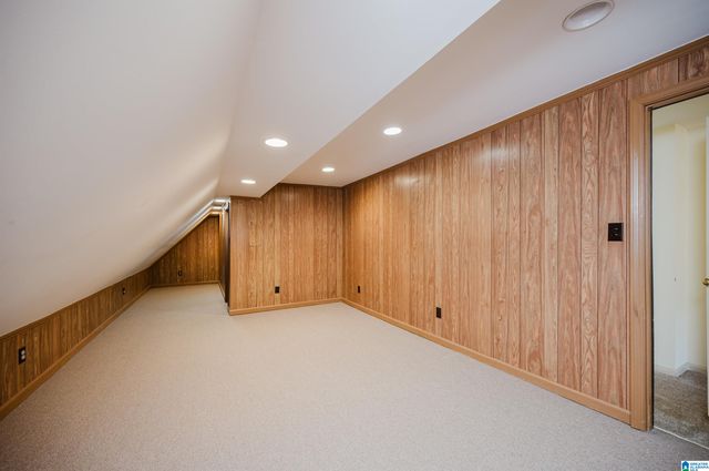 1009 LAKE POINT LANE, Hoover, AL 35244