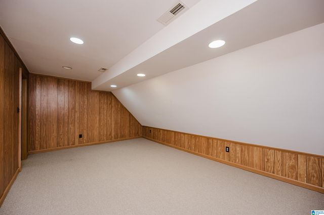 1009 LAKE POINT LANE, Hoover, AL 35244