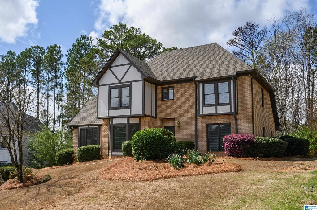 1009 LAKE POINT LANE, Hoover, AL 35244