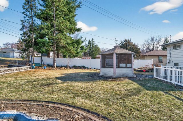 3512 Mcknight Road N, White Bear Lake, MN 55110