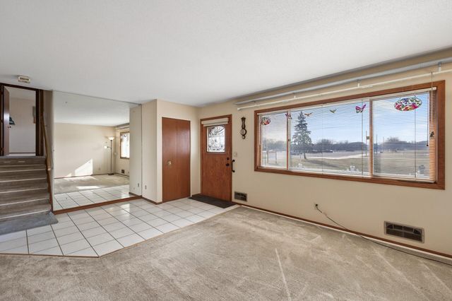 3512 Mcknight Road N, White Bear Lake, MN 55110