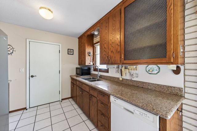 3512 Mcknight Road N, White Bear Lake, MN 55110