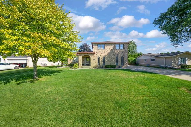 18609 Beatrice Street, Clinton Township, MI 48036