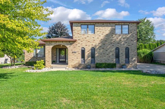 18609 Beatrice Street, Clinton Township, MI 48036