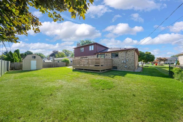 18609 Beatrice Street, Clinton Township, MI 48036