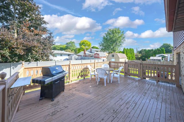 18609 Beatrice Street, Clinton Township, MI 48036
