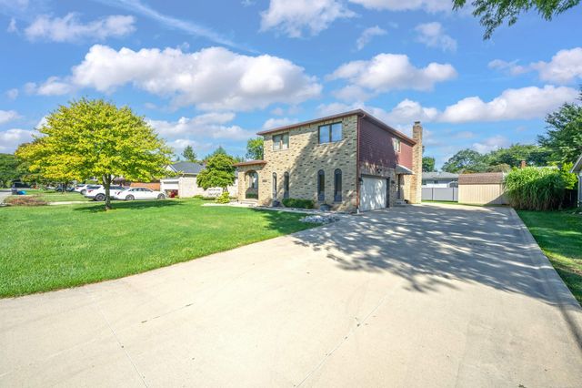 18609 Beatrice Street, Clinton Township, MI 48036