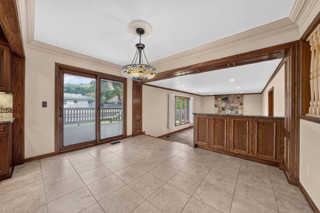 18609 Beatrice Street, Clinton Township, MI 48036