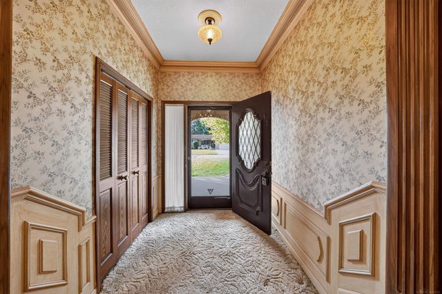 18609 Beatrice Street, Clinton Township, MI 48036
