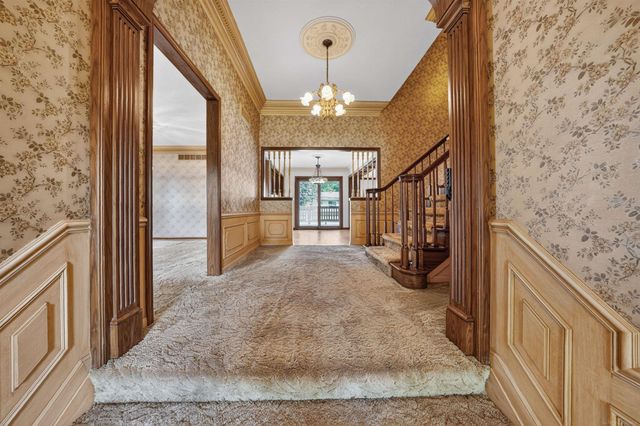 18609 Beatrice Street, Clinton Township, MI 48036