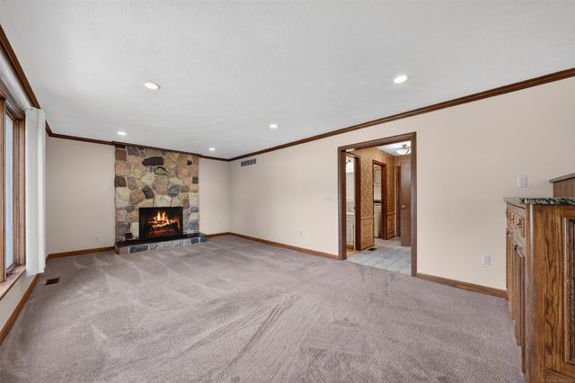18609 Beatrice Street, Clinton Township, MI 48036