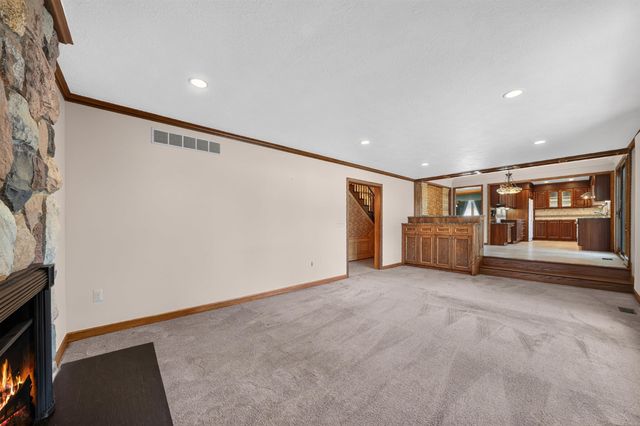 18609 Beatrice Street, Clinton Township, MI 48036