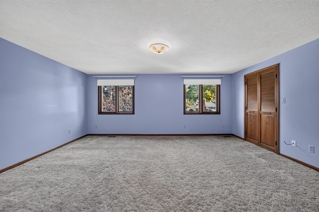 18609 Beatrice Street, Clinton Township, MI 48036