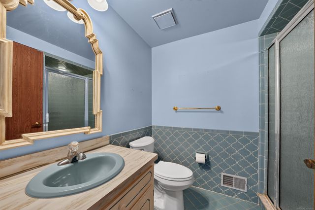 18609 Beatrice Street, Clinton Township, MI 48036