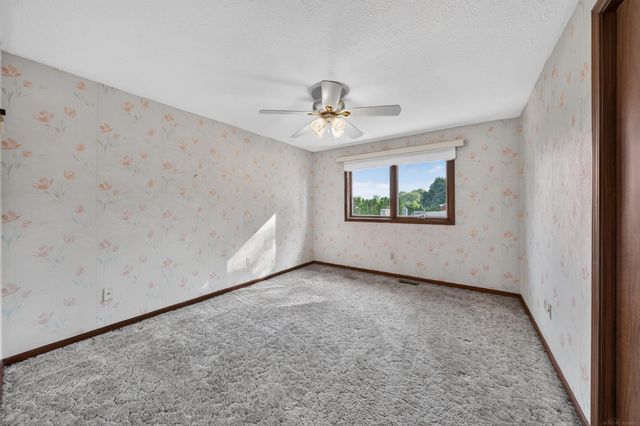 18609 Beatrice Street, Clinton Township, MI 48036