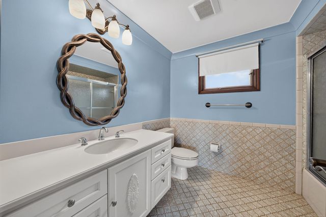 18609 Beatrice Street, Clinton Township, MI 48036
