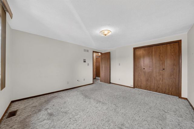 18609 Beatrice Street, Clinton Township, MI 48036