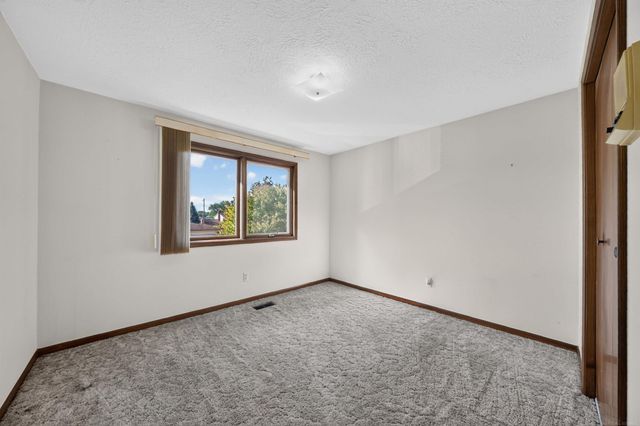 18609 Beatrice Street, Clinton Township, MI 48036