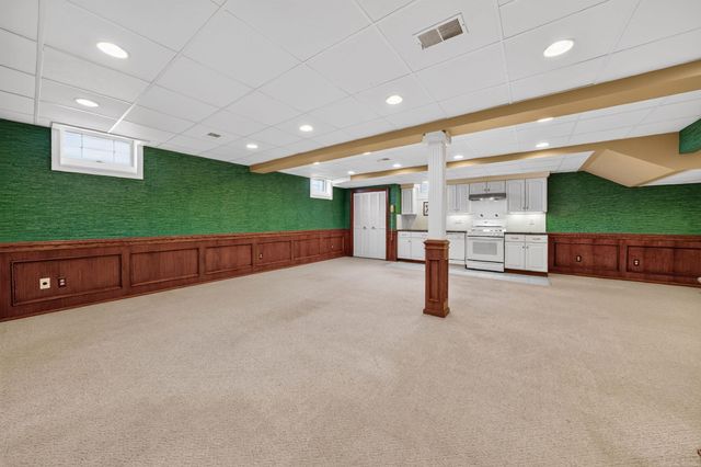 18609 Beatrice Street, Clinton Township, MI 48036