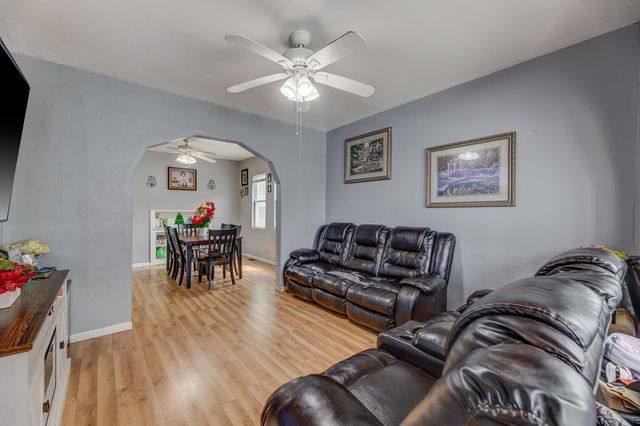 2208 W 54th Place, Chicago, IL 60609