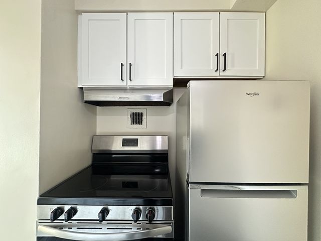 1400 Chicago Avenue 401, Evanston, IL 60201