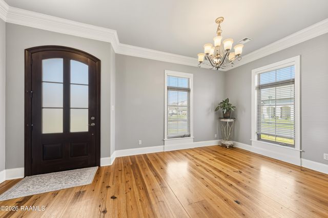 101 Mont De Marsan Drive, Lafayette, LA 70507