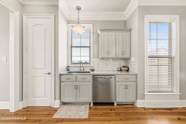 101 Mont De Marsan Drive, Lafayette, LA 70507