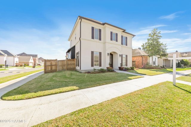 101 Mont De Marsan Drive, Lafayette, LA 70507