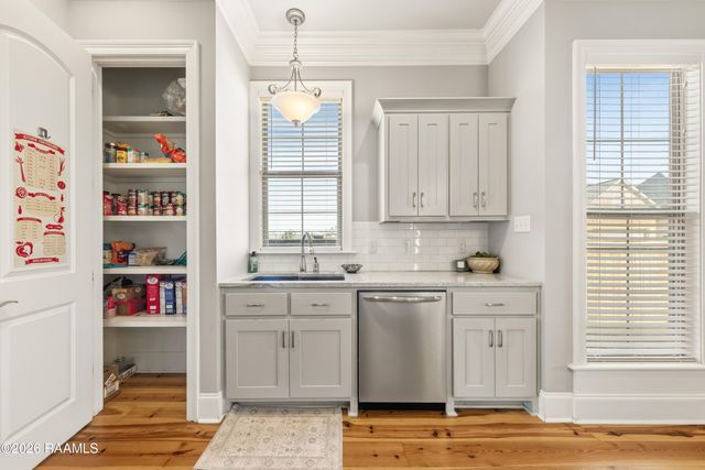 101 Mont De Marsan Drive, Lafayette, LA 70507