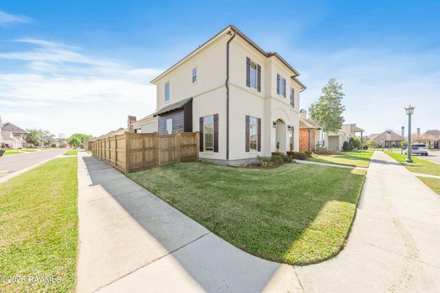 101 Mont De Marsan Drive, Lafayette, LA 70507