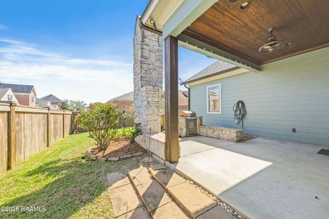 101 Mont De Marsan Drive, Lafayette, LA 70507