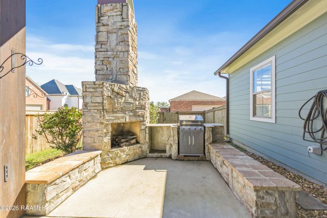 101 Mont De Marsan Drive, Lafayette, LA 70507